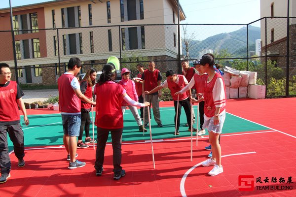 應屆大學生團建拓展訓練活動