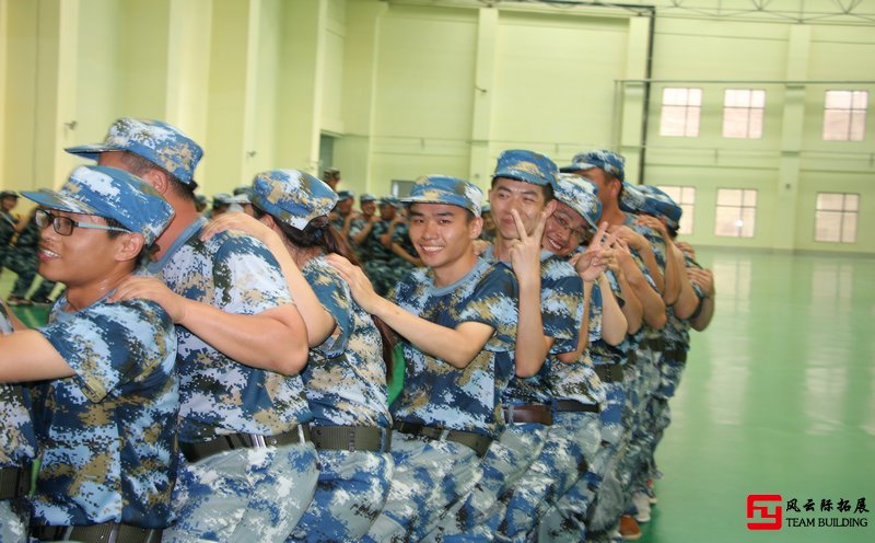 軍訓心得體會-操場上的那抹紅